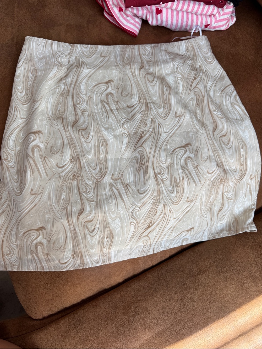 Princess Polly Marble-Print Cream and Taupe Mini Skirt size 4
